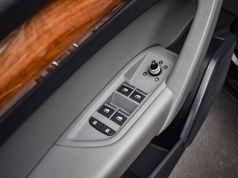 Used 2022 Audi Q5 2.0T Premium w/ Convenience Package image 21