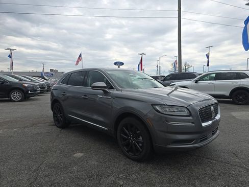 Used 2023 Lincoln Nautilus Reserve w/ Monochromatic Package AWD/4WD image 2