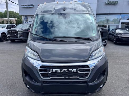 Used 2025 RAM ProMaster 2500 w/ Quick Order Package 22G SLT FWD image 2