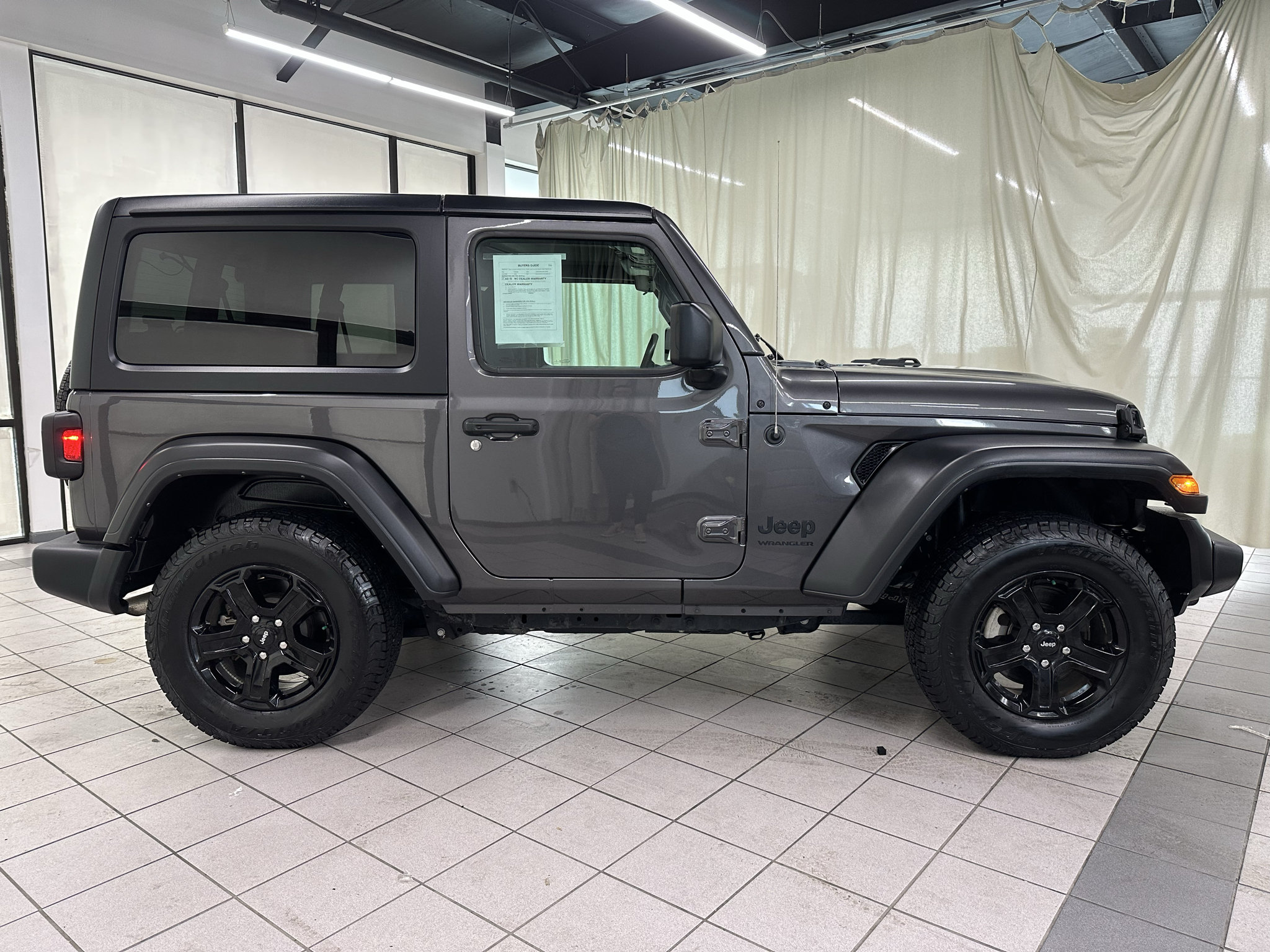 Used 2022 Jeep Wrangler Sport AWD/4WD image 2