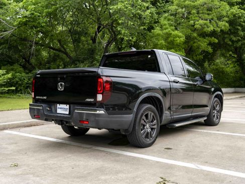 Used 2019 Honda Ridgeline Sport image 9