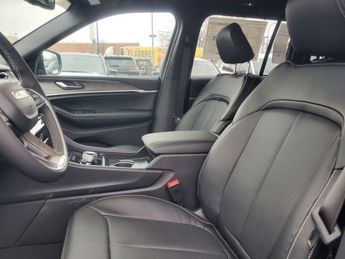 New 2026 Jeep Grand Cherokee Limited image 10