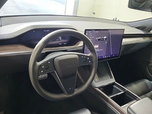Used 2021 Tesla Model S Plaid image 7