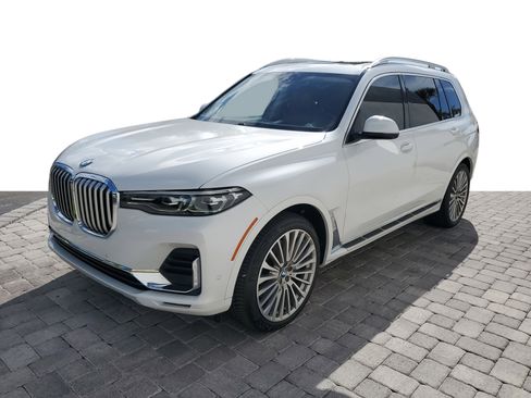 Used 2022 BMW X7 xDrive40i w/ Premium Package image 3