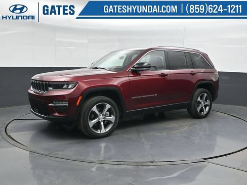 Used 2023 Jeep Grand Cherokee Limited AWD/4WD image 6