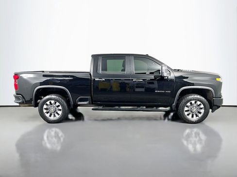Used 2024 Chevrolet Silverado 2500 Custom w/ Custom Value Package image 4