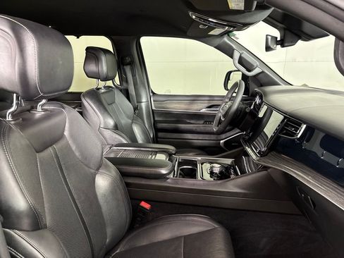 Used 2022 Jeep Wagoneer Series III w/ Convenience Group I RWD image 19