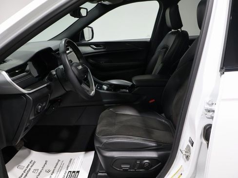 Certified 2023 Jeep Grand Cherokee Altitude image 12