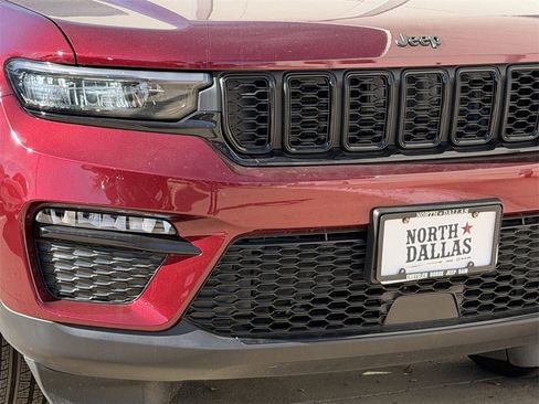 New 2025 Jeep Grand Cherokee Limited w/ Black Appearance Package image 7