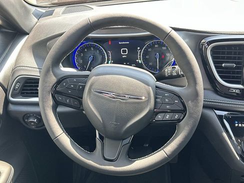 New 2026 Chrysler Pacifica Select w/ S Appearance Package FWD image 22
