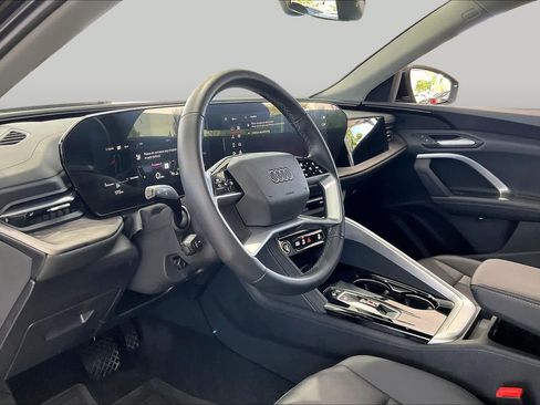 Used 2025 Audi Q5 Premium w/ Convenience Package AWD/4WD image 17