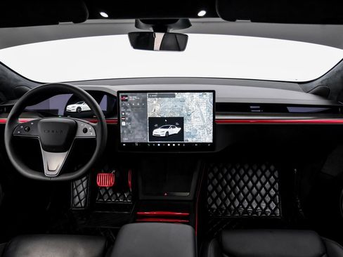 Used 2021 Tesla Model S Plaid image 15