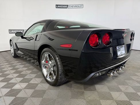 Used 2007 Chevrolet Corvette Coupe w/ Preferred Equipment Group RWD image 4