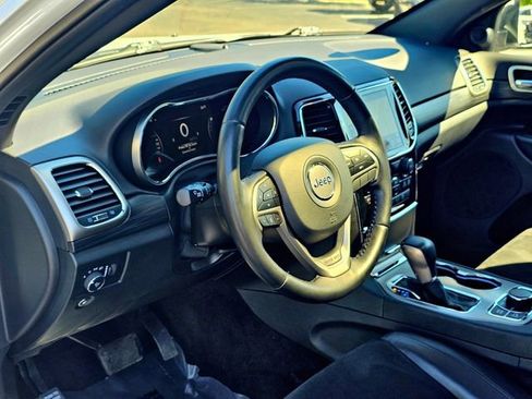 Used 2022 Jeep Grand Cherokee Laredo X AWD/4WD image 15
