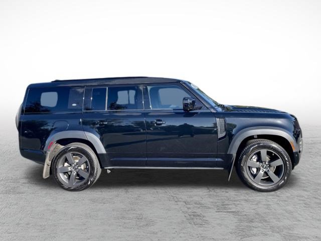 Used 2023 Land Rover Defender 130 X-Dynamic SE AWD/4WD image 4
