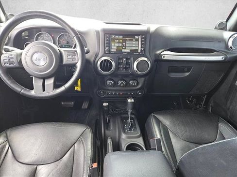 Used 2014 Jeep Wrangler Unlimited Sahara w/ Connectivity Group AWD/4WD image 16