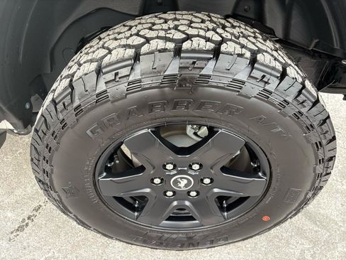 Used 2023 Ford Bronco Black Diamond image 11