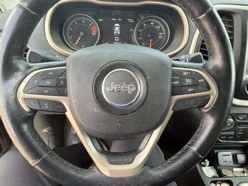 Used 2016 Jeep Cherokee Limited FWD image 14