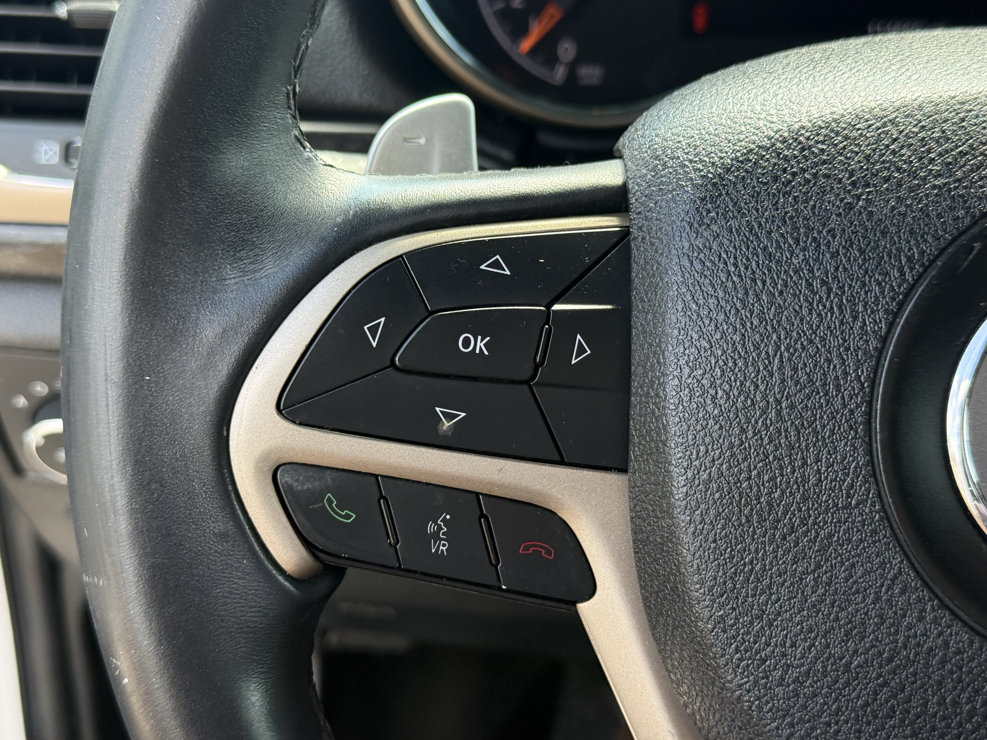 Used 2014 Jeep Grand Cherokee Laredo w/ Quick Order Package 23E RWD image 16