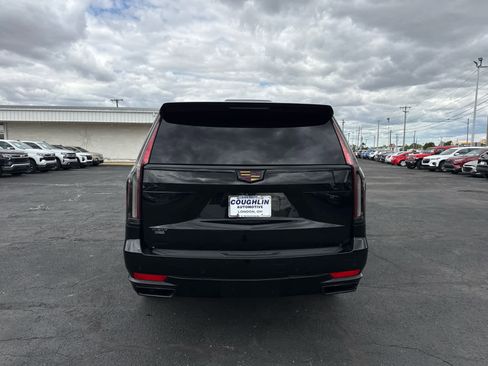 Certified 2021 Cadillac Escalade Premium Luxury w/ Driver Assist Tech Package AWD/4WD image 4