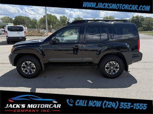 Used 2015 Nissan Xterra PRO-4X w/ Pro-4x Leather Package image 3