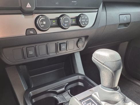 Used 2021 Toyota Tacoma SR w/ SR Convenience Package RWD image 27