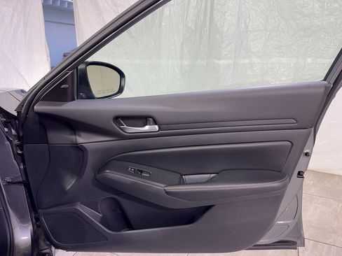 Used 2024 Nissan Altima 2.5 SV image 37