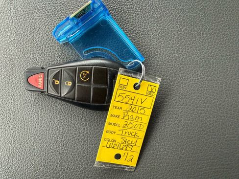 Used 2015 RAM 2500 SLT w/ Luxury Group image 29