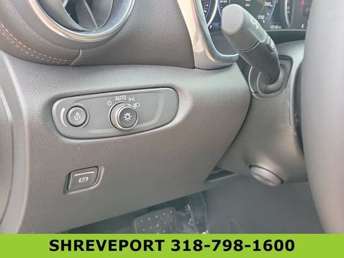 Certified 2020 Chevrolet Blazer Premier w/ Driver Confidence II Package FWD image 17