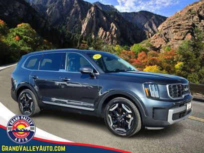 Used 2023 Kia Telluride S w/ S Sunroof Package