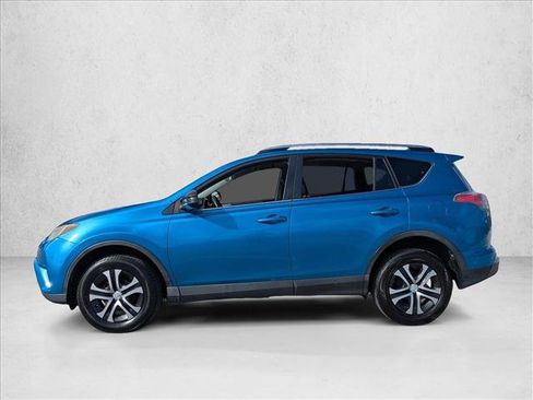 Used 2017 Toyota RAV4 LE FWD image 9