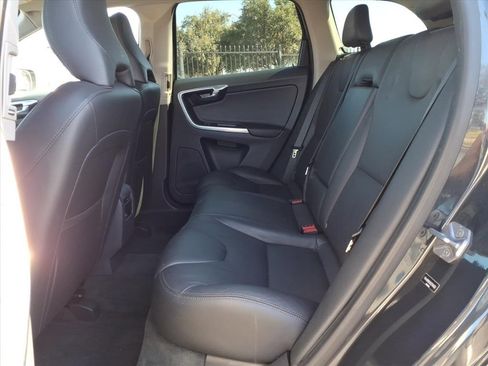 Used 2016 Volvo XC60 T5 Premier w/ Proximity Package image 21