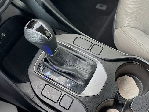 Used 2017 Hyundai Santa Fe Sport image 19