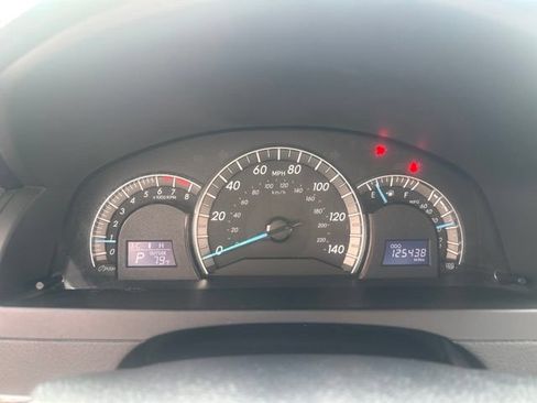 Used 2012 Toyota Camry SE FWD image 29