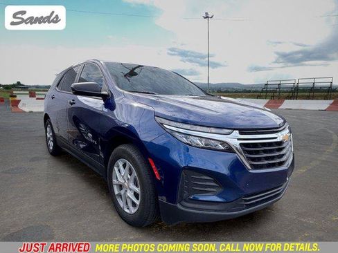 Used 2023 Chevrolet Equinox LS w/ LS Convenience Package FWD image 1