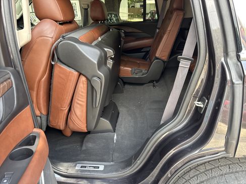 Used 2015 Cadillac Escalade Premium AWD/4WD image 12