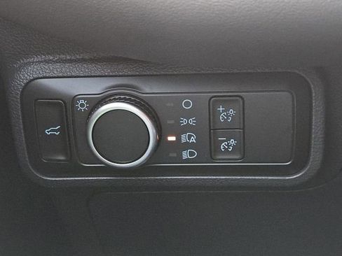 New 2025 Ford Explorer Active image 18