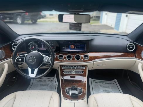Used 2019 Mercedes-Benz E 300 4MATIC image 22