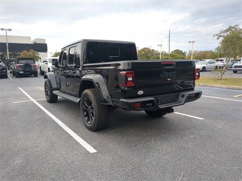 Used 2022 Jeep Gladiator Overland image 3