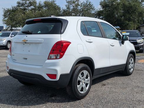 Used 2018 Chevrolet Trax LS FWD image 6