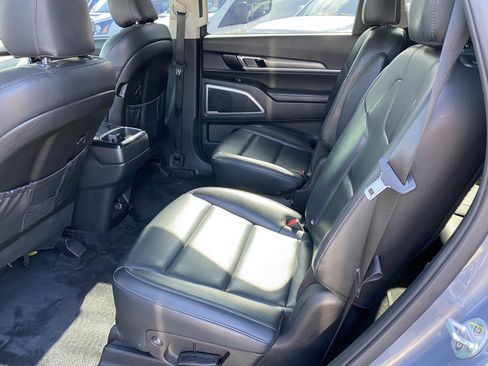 Used 2020 Kia Telluride S FWD image 22