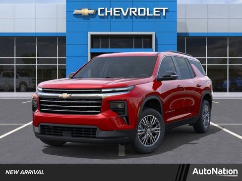 Used 2026 Chevrolet Traverse LT image 1