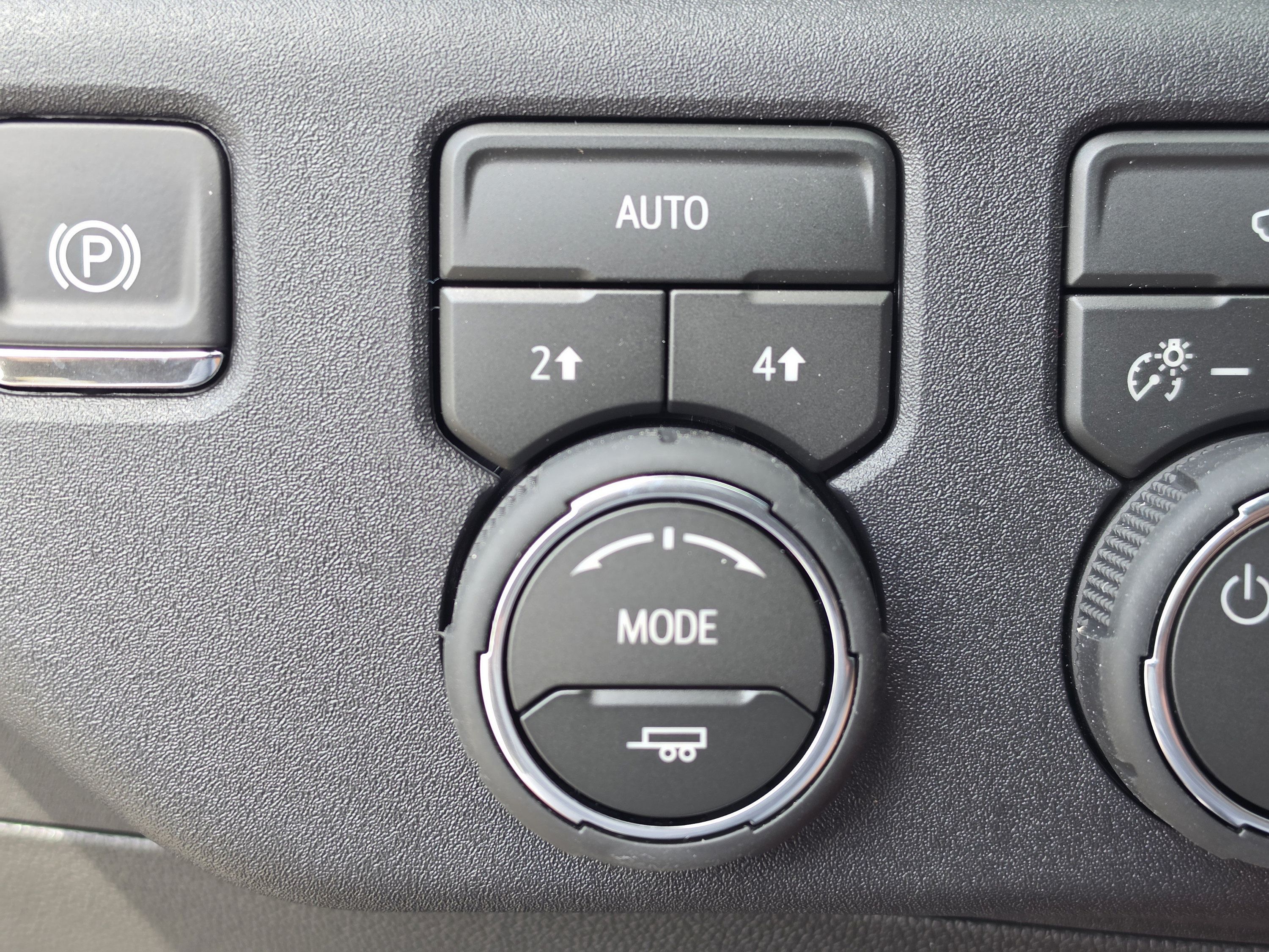 New 2026 Chevrolet Silverado 1500 LT w/ Convenience Package II AWD/4WD image 32