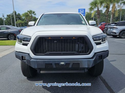 Used 2023 Toyota Tacoma SR AWD/4WD image 8
