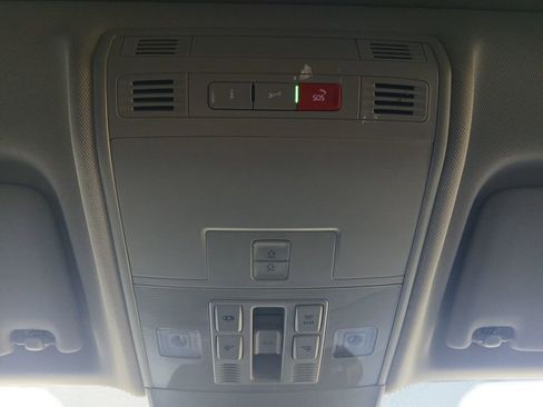 Used 2024 Volkswagen Taos SEL AWD/4WD image 5