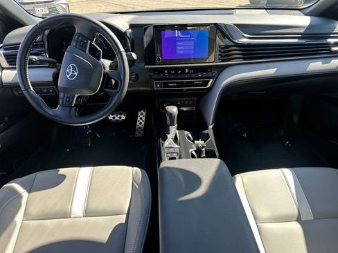 Used 2025 Toyota Camry SE FWD image 19
