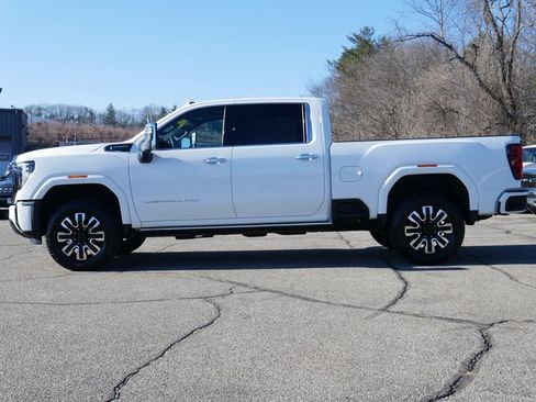 Used 2024 GMC Sierra 2500 Denali Ultimate w/ Snow Plow Prep/Camper Package image 3