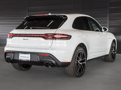 New 2026 Porsche Macan image 10