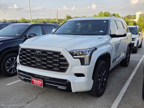 Used 2024 Toyota Sequoia Platinum AWD/4WD image 3
