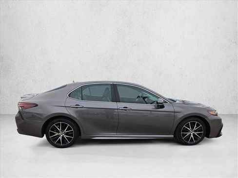 Certified 2024 Toyota Camry SE image 4